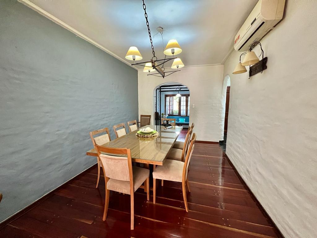 Excelente Casa con Salida a Dos Calles Ituzaingo Norte 2