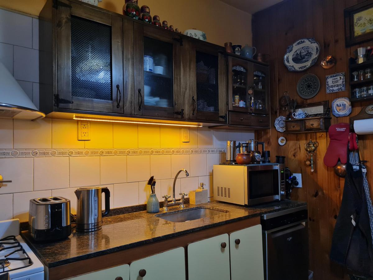 Excelente Casa Americana con Parque y Pileta 1