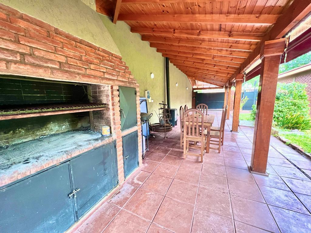Casa en Zona Residencial de Ituzaingo Sur 3