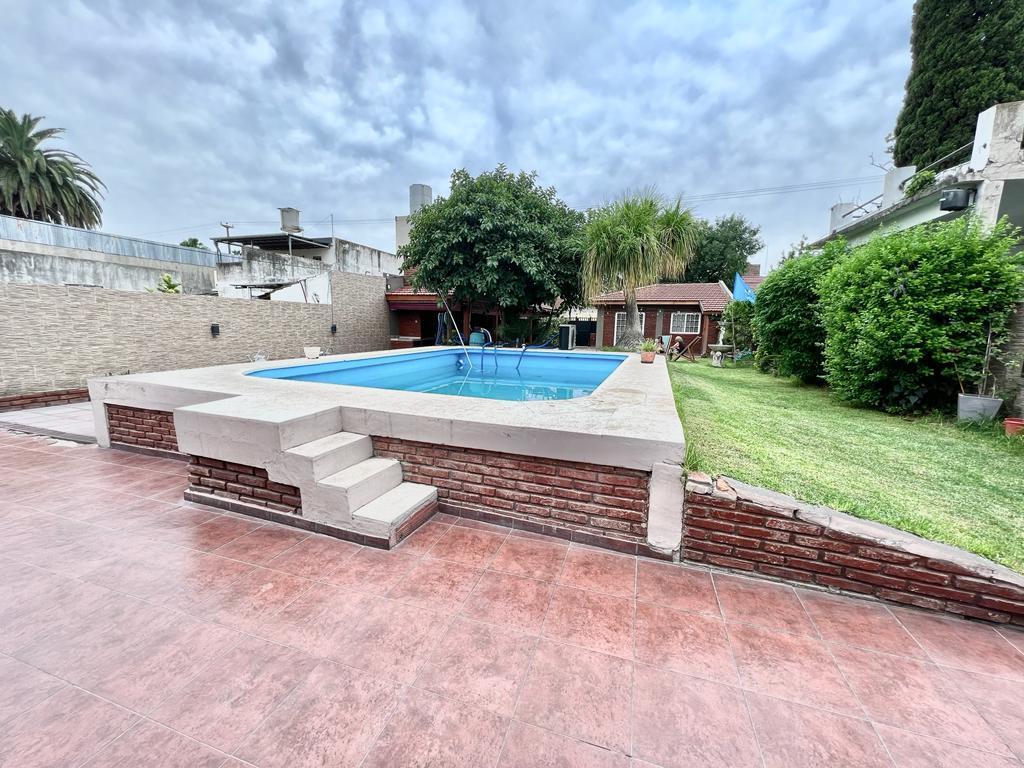 Casa en Zona Residencial de Ituzaingo Sur 4