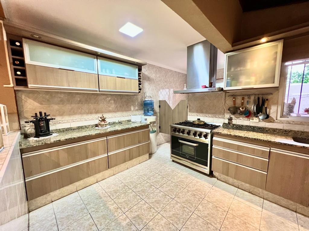 Casa en Zona Residencial de Ituzaingo Sur 2