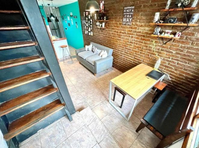 DUPLEX EN CASTELAR SUR