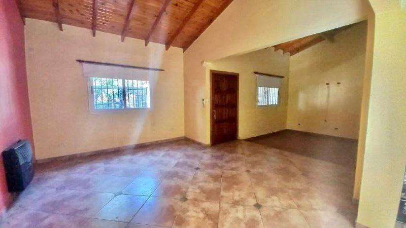 Casa en Excelente Ubicacion a 4 Cuadras de La Estacion de Ituzaingo Sur 3