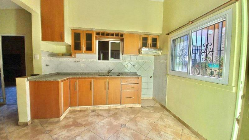 Casa en Excelente Ubicacion a 4 Cuadras de La Estacion de Ituzaingo Sur 2