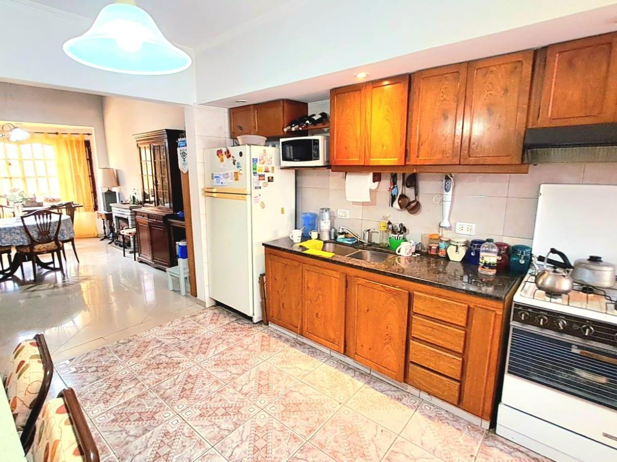 Chalet en Venta en Castelar Sur "Barrio Sere" 5