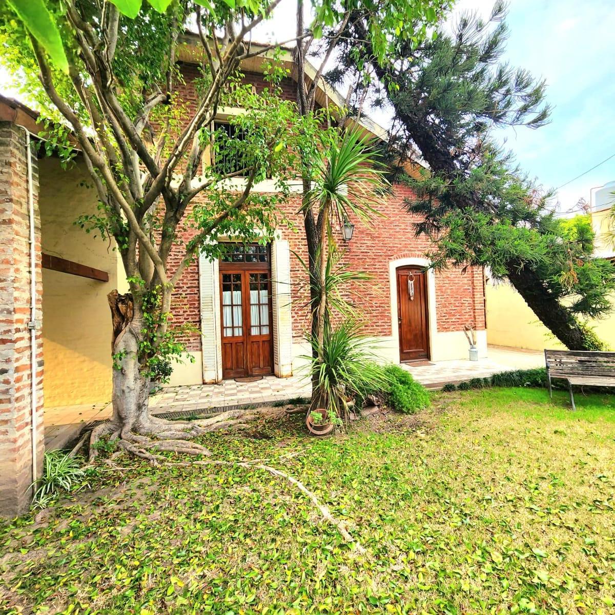 Casa Estilo Antiguo en Venta Ituzaingo 3