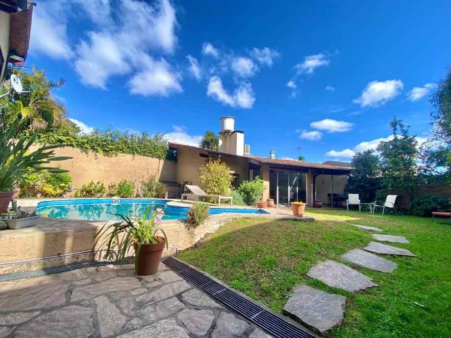 Hermoso Chalet en Venta en Ituzaingo Norte 2