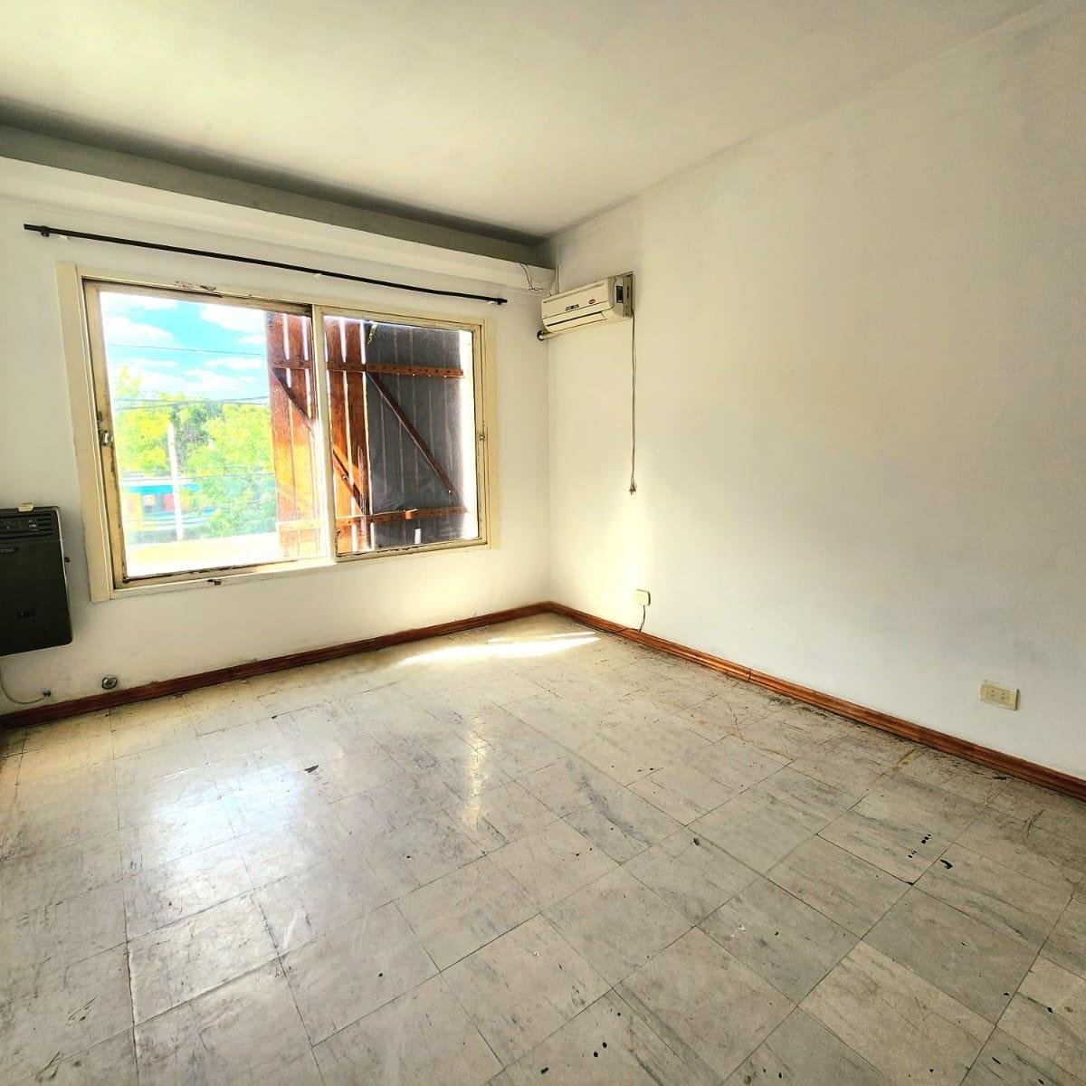 Local con Departamento en Venta Ituzaingo Centro 1