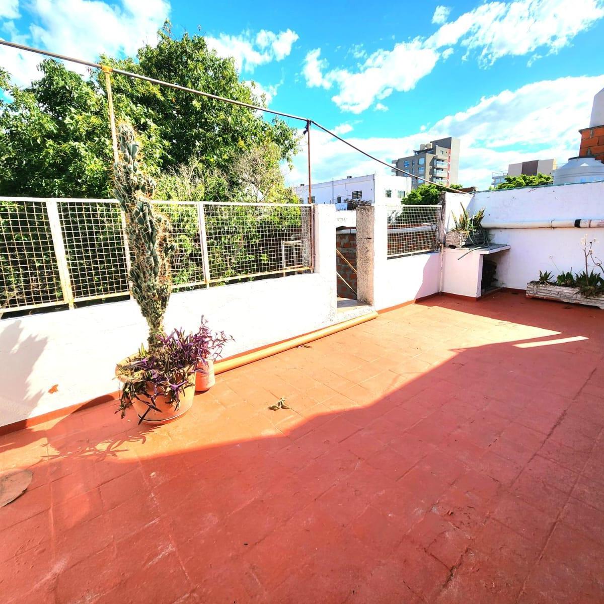 Local con Departamento en Venta Ituzaingo Centro 5