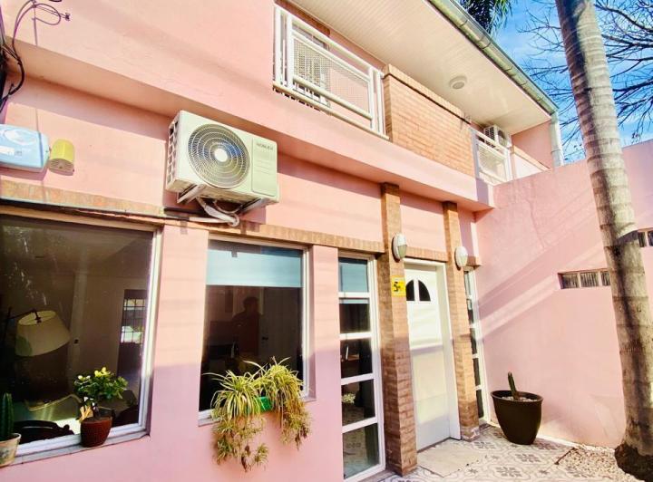 Casa de estilo ubicado en zona súper residencial de Ituzaingo Norte
