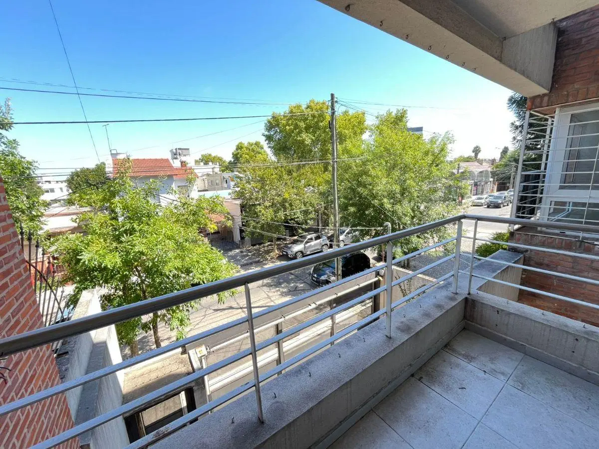 HERMOSO DEPARTAMENTO 3 AMBIENTES AL FRENTE 2