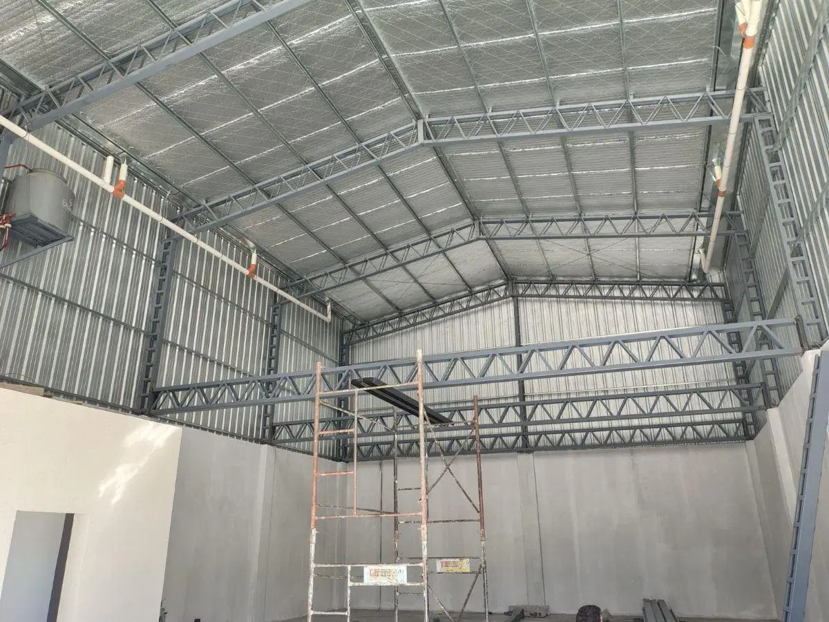 GALPON A ESTRENAR EN ZONA INDUSTRIAL EN ITUZAINGO 2