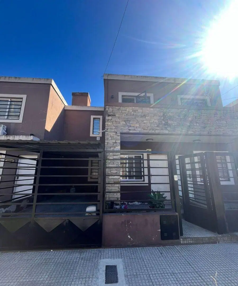 DUPLEX TOTALMENTE INDEPENDIENTE EN ITUZAINGÓ NORTE, A POCAS CUADRAS DE LA ESTACION DE SAN ANTONIO DE 2