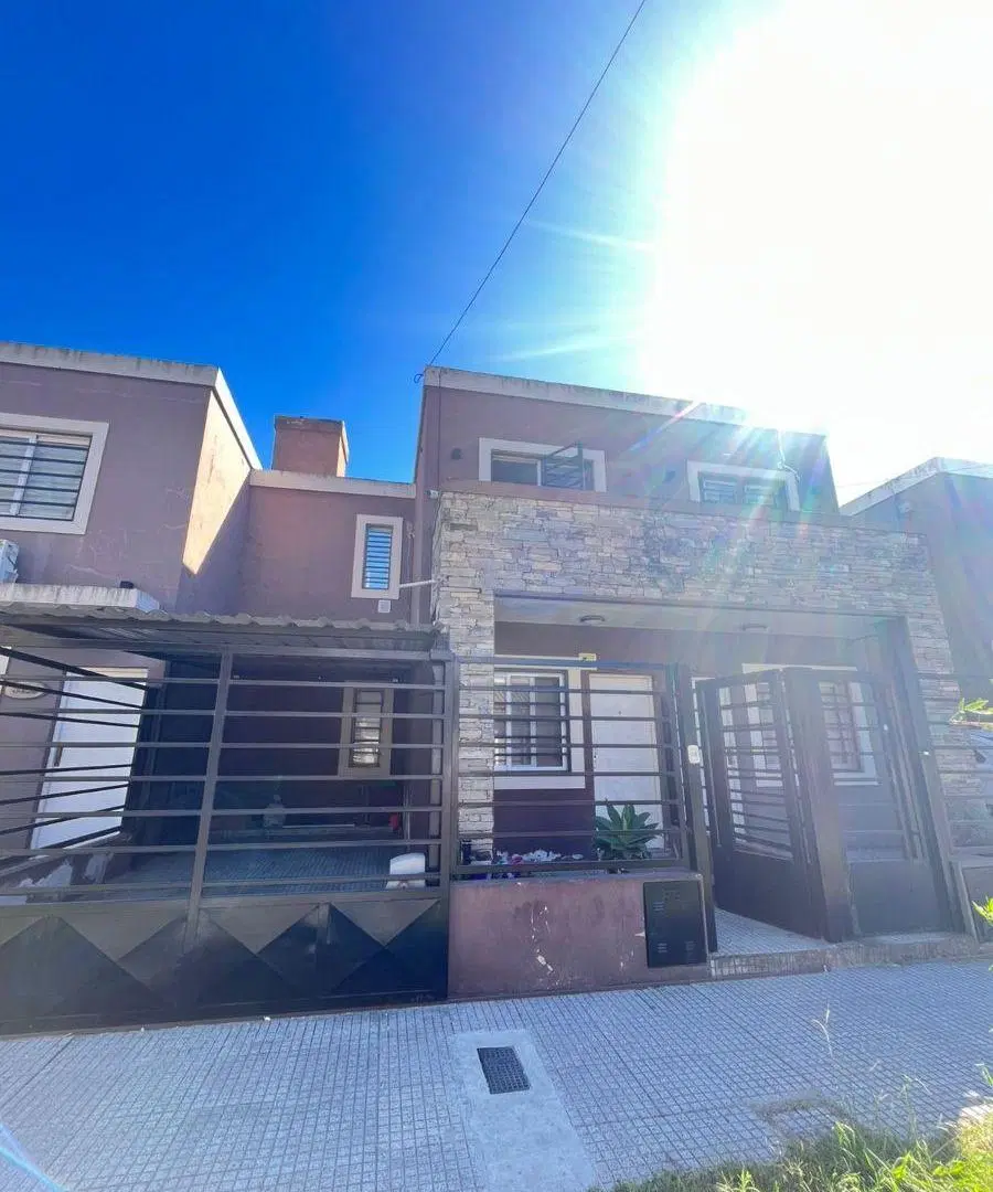 DUPLEX TOTALMENTE INDEPENDIENTE EN ITUZAINGÓ NORTE, A POCAS CUADRAS DE LA ESTACION DE SAN ANTONIO DE 1