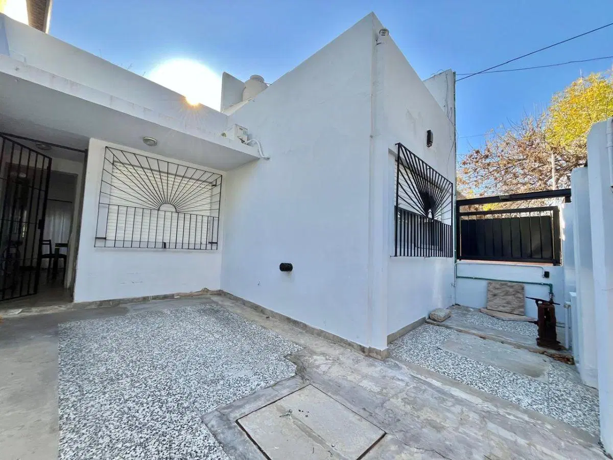 Casa PH en venta en Ituzaingó Norte villa Ariza desarrollada en una sola planta 1