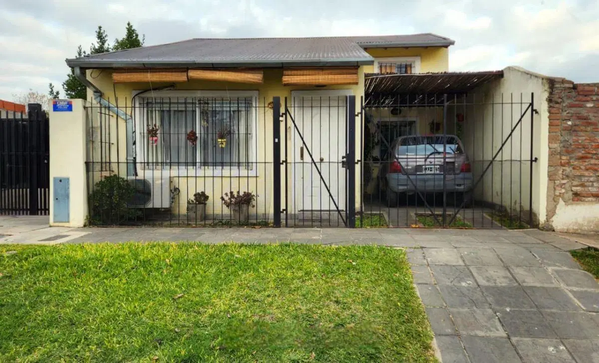 CASA PH EN VENTA EN ITUZAINGO NORTE 1