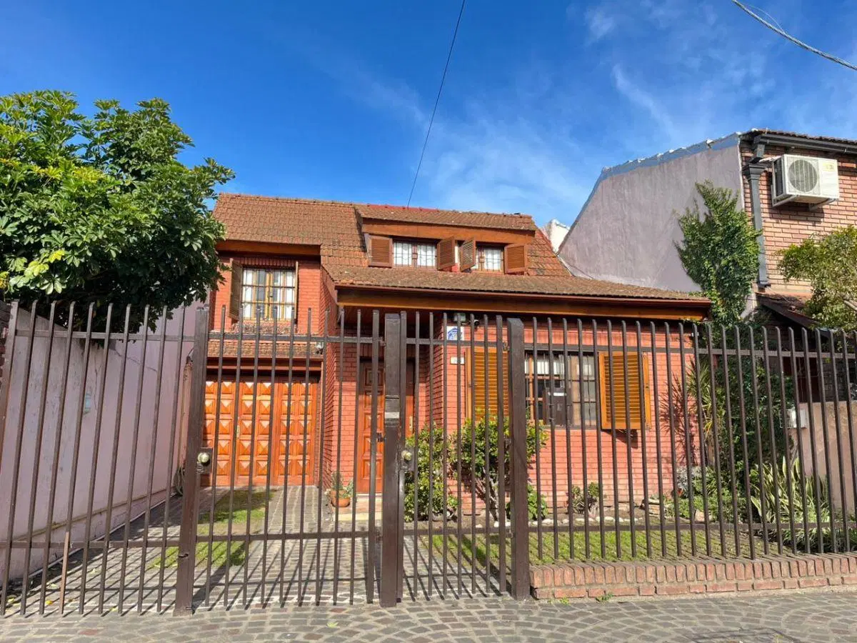 CHALET DE LADRILLO VISTA EN CASTELAR SUR! 2