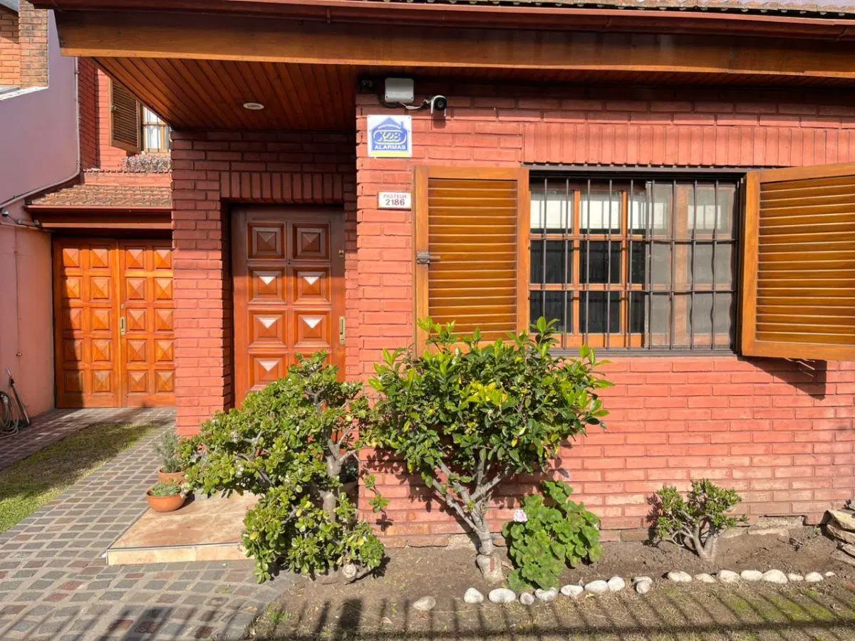 CHALET DE LADRILLO VISTA EN CASTELAR SUR! 5