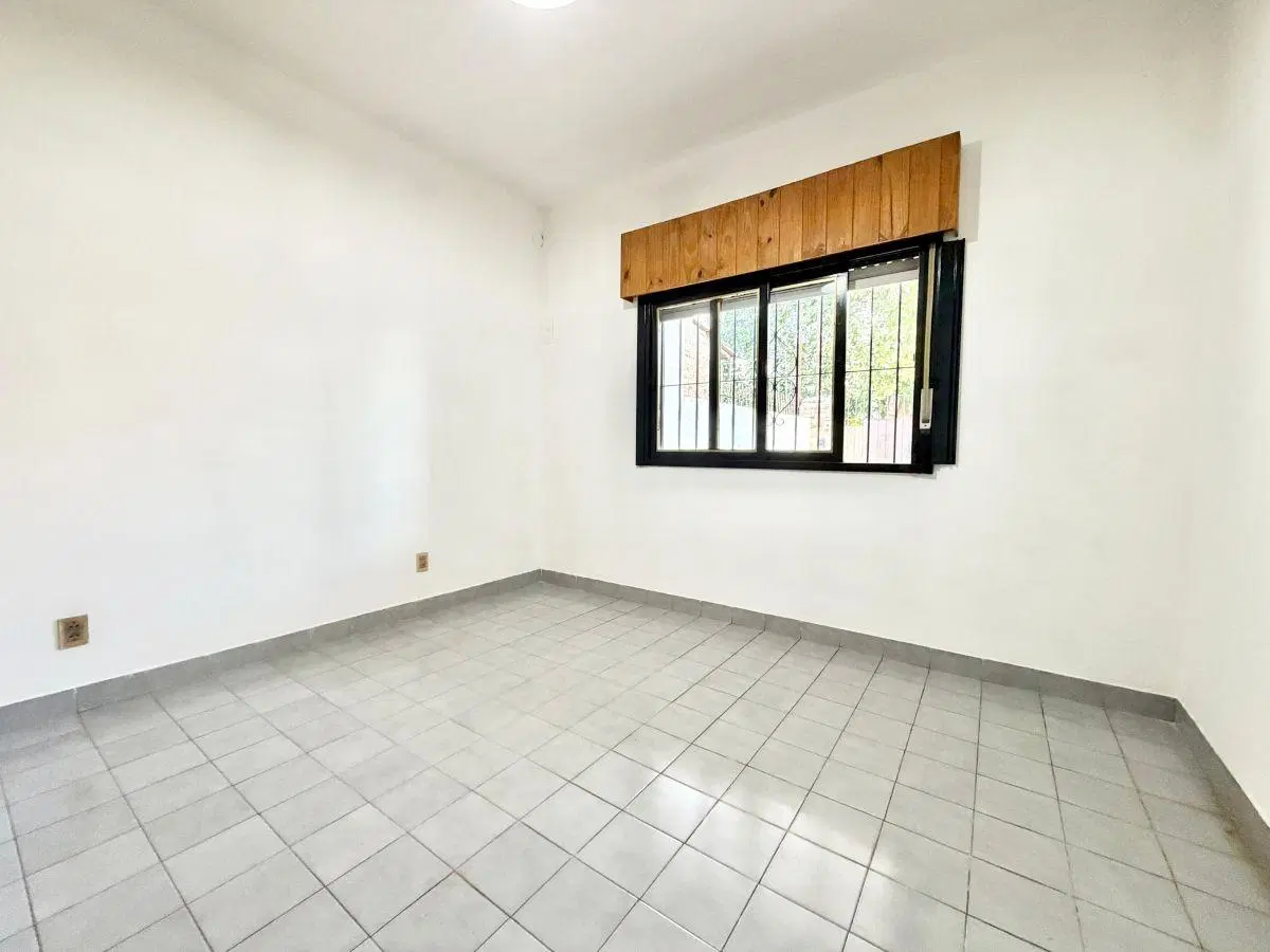 CASA EN ALQUILER EN CASTELAR SUR 4