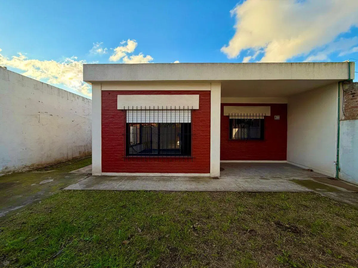 CASA EN ALQUILER EN CASTELAR SUR 3