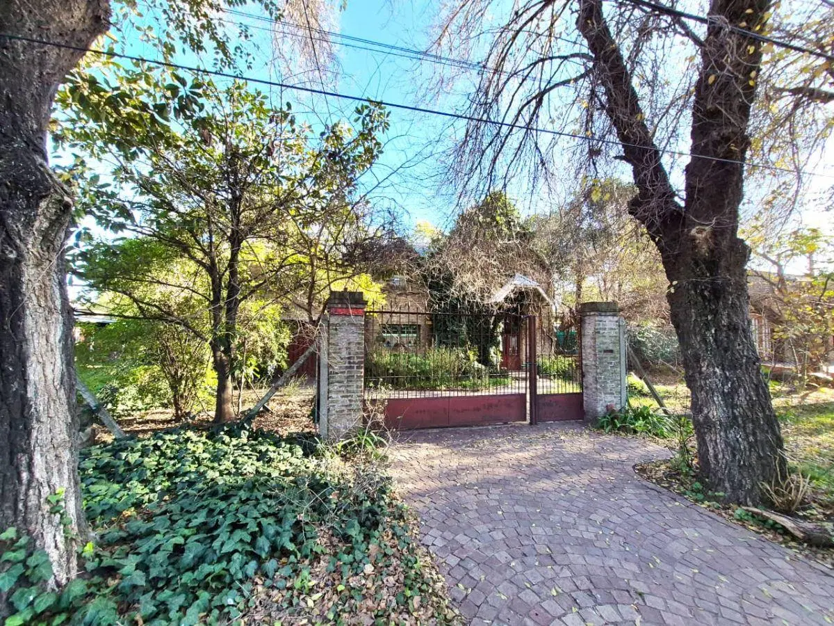 Terreno de 865 m² en venta en Villa Udaondo 5