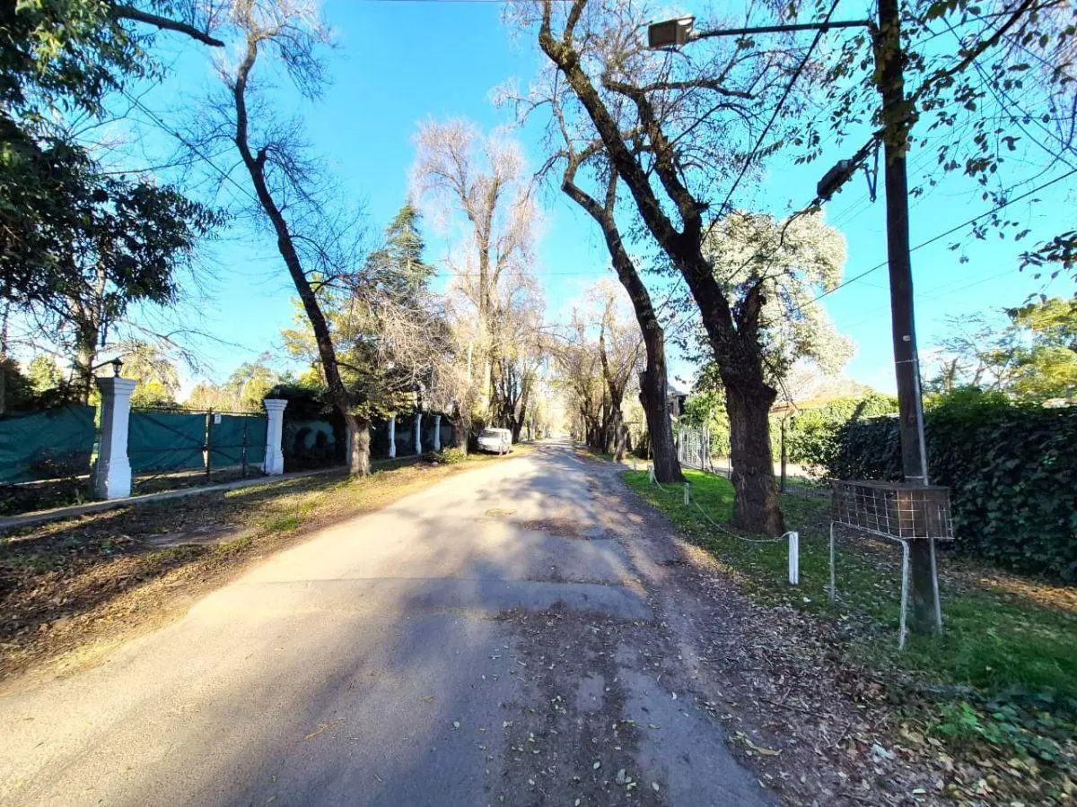 Terreno de 865 m² en venta en Villa Udaondo 3