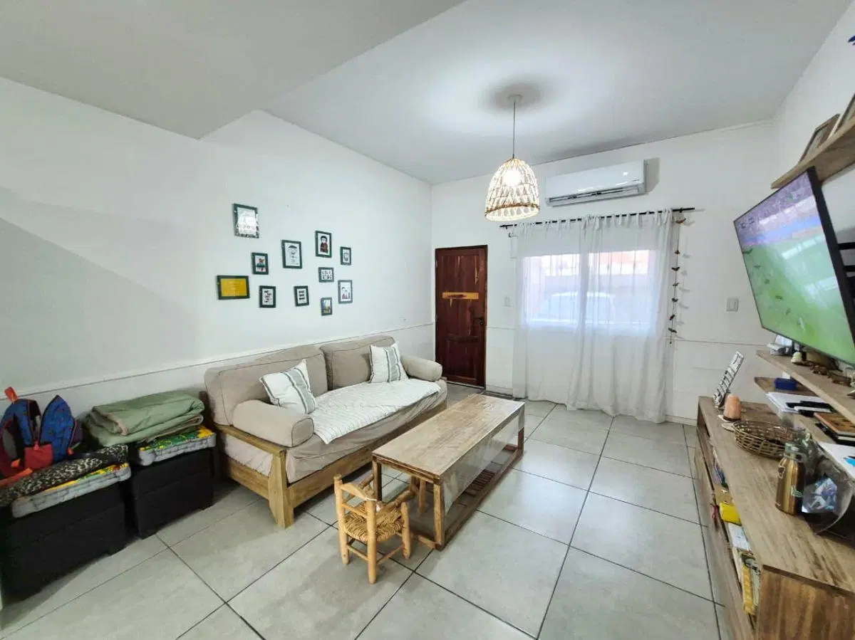 PH al frente de 205 m² con 3 habitaciones en venta en Ituzaingó Norte 1