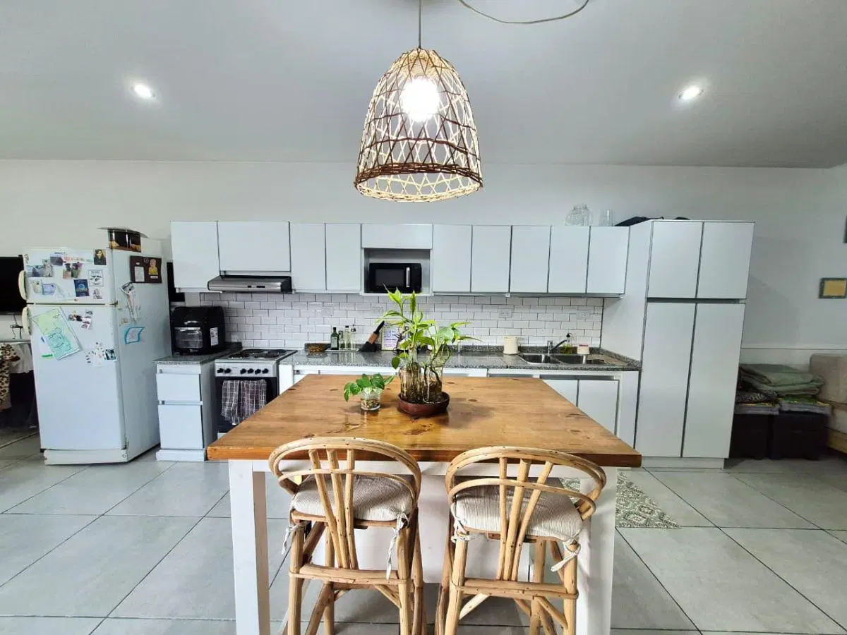 PH al frente de 205 m² con 3 habitaciones en venta en Ituzaingó Norte 4