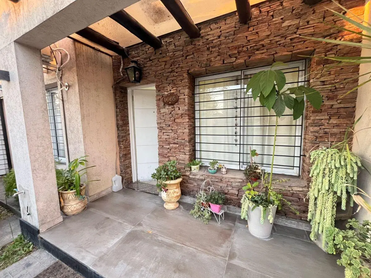 HERMOSO DUPLEX MODERNO EN ITUZAINGÓ NORTE 2