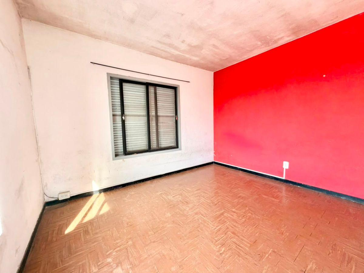 Foto de DEPARTAMENTO DE 2 AMBIENTES EN SEGUNDO PISO CON AMPLIA TERRAZA, imagen 2
