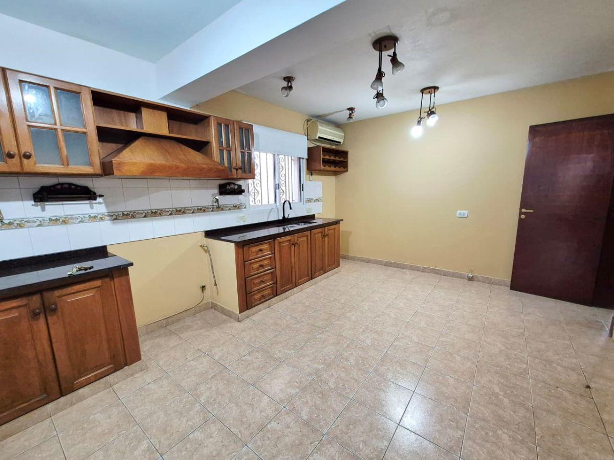 Foto de Casa americana 3 ambientes en inmejorable ubicación en Ituzaingó Norte!, imagen 4