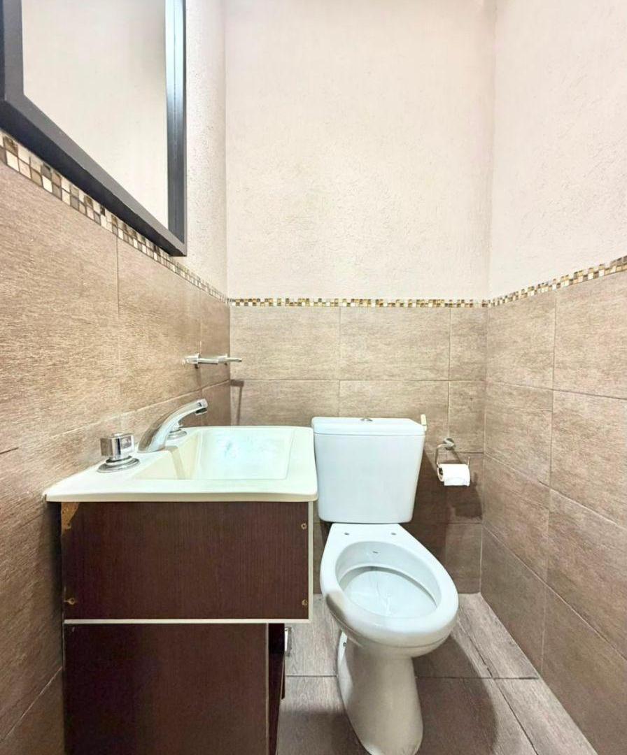 Foto de Duplex en Alquiler en Villa Udaondo, imagen 1