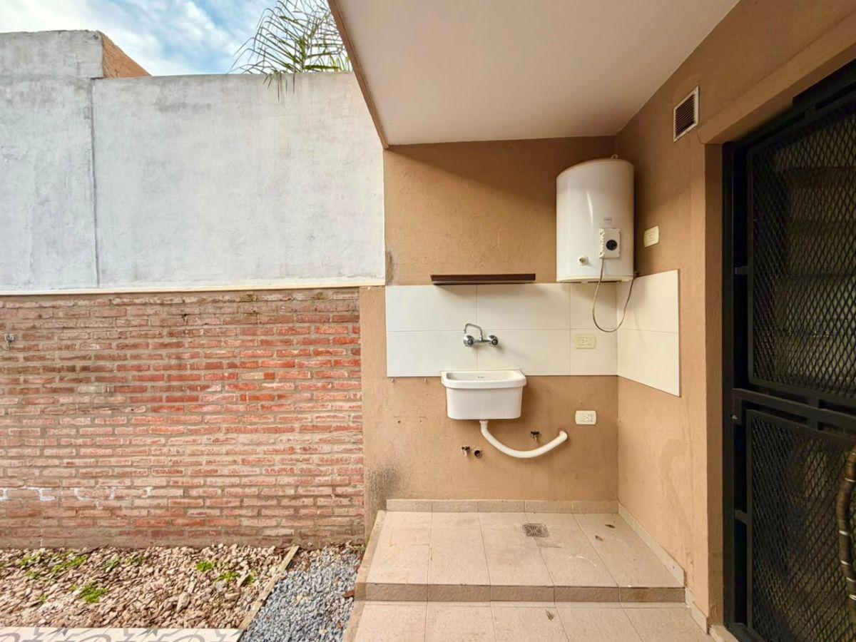 Foto de Duplex en Alquiler en Villa Udaondo, imagen 5