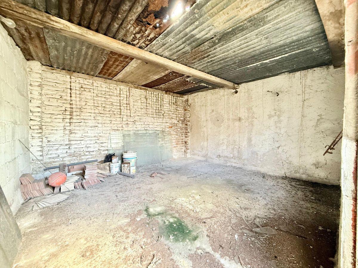 Foto de CASA DE 4 AMBIENTES A REFACCIONAR CON AMPLIO FONDO - ITUZAINGÓ NORTE, imagen 4