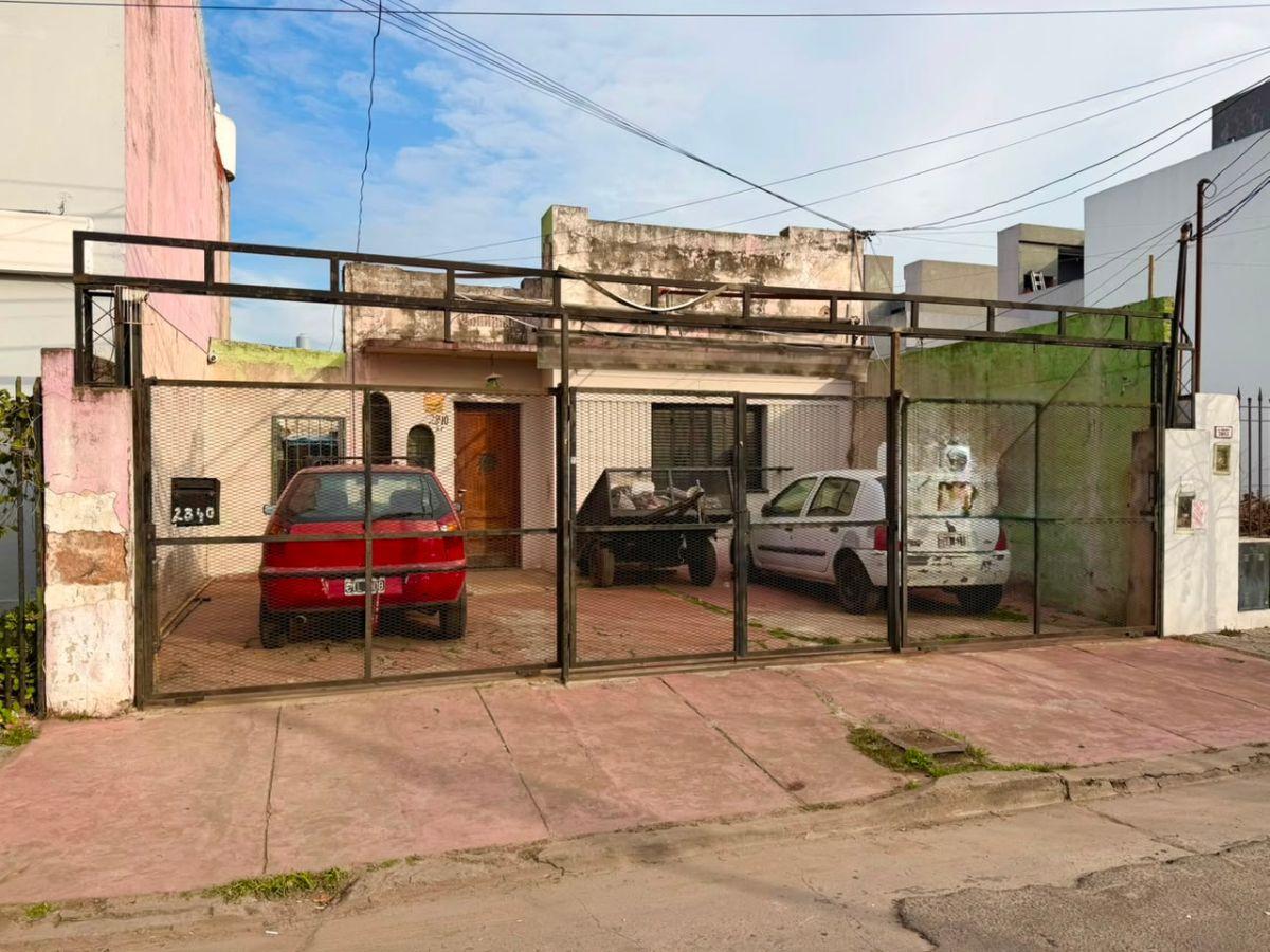 Foto de CASA EN VENTA EN CASTELAR SUR, imagen 4