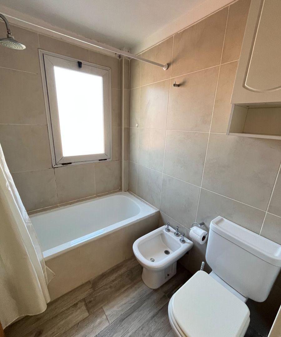Foto de Departamento 2 ambientes con cochera cubierta en venta - Paulino Rojas, imagen 2