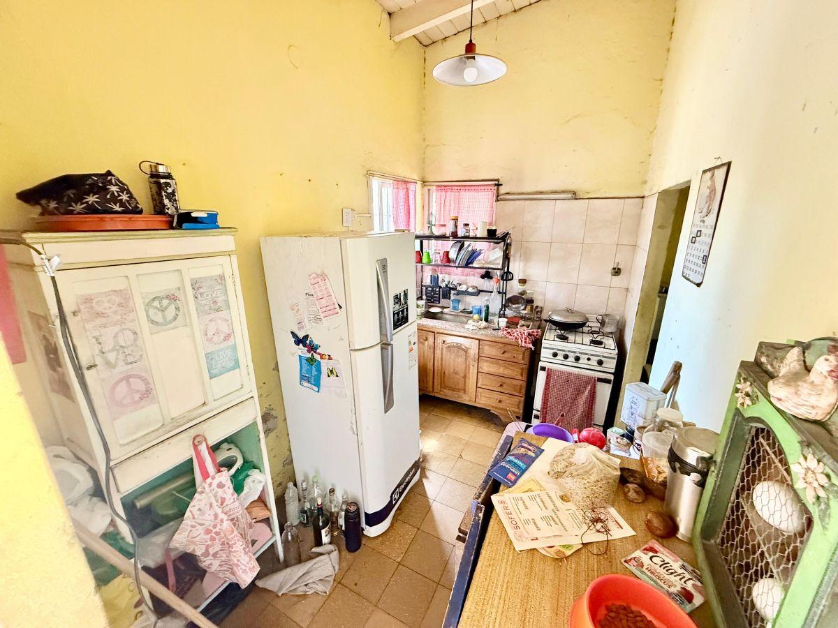 Foto de CASA EN VENTA - ITUZAINGÓ SUR - AMPLIO FRENTE Y ESPACIO LIBRE, imagen 3