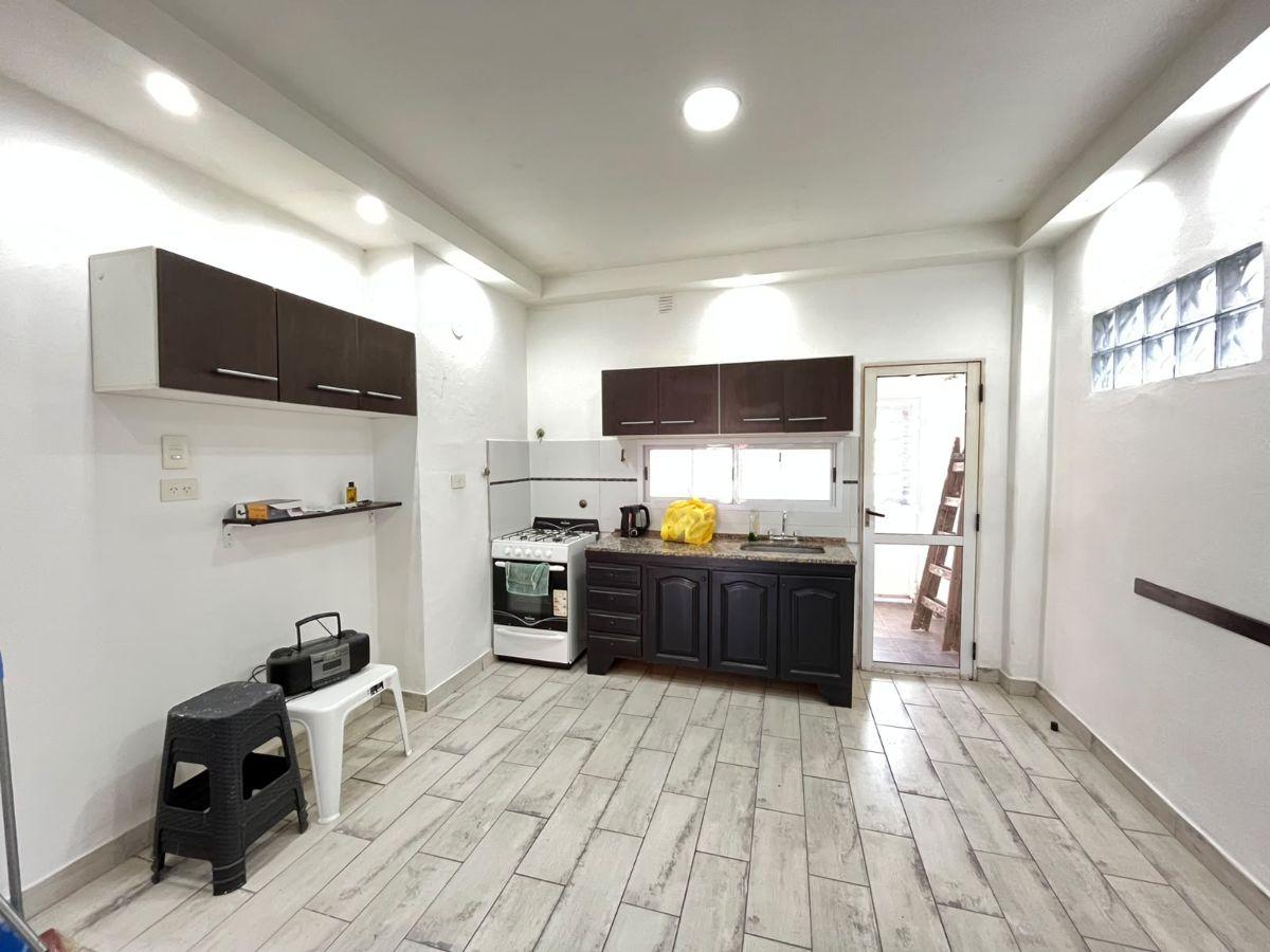 Foto de HERMOSA CASA 3 AMBIENTES DE MUY BUENA ILUMINACION EN ALQUILER, imagen 1