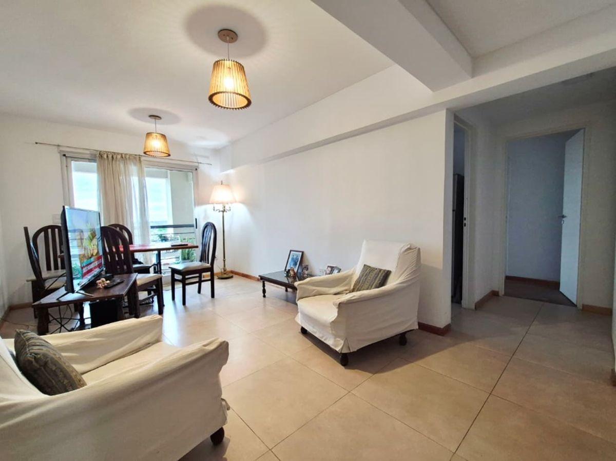 Foto de Amplio 2 ambientes al frente en venta en Ituzaingó Norte, imagen 1