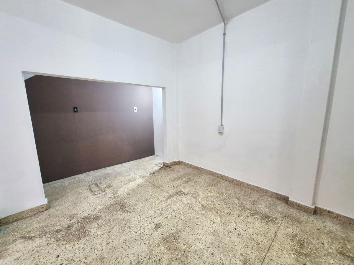 Foto de EXCELENTE CASA EN ALQUILER SOBRE LOTE PROPIO DE 10 X 40 METROS, imagen 5