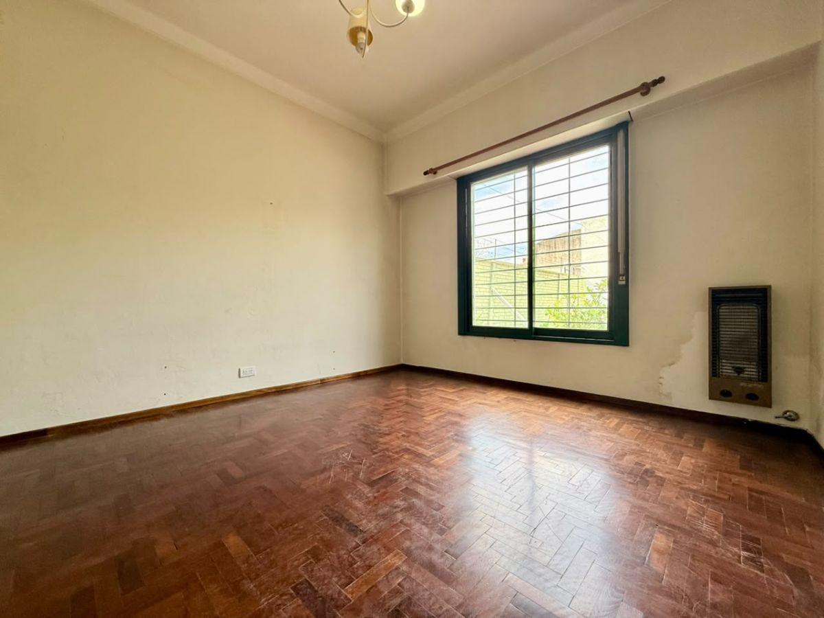 Foto de Casa con 2 dormitorios y parque en alquiler en Ituzaingó Sur, imagen 2