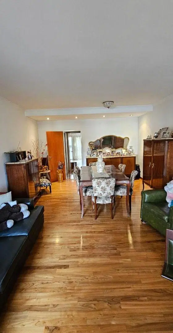 DÚPLEX DE CATEGORÍA EN VENTA – BANFIELD ESTE 2