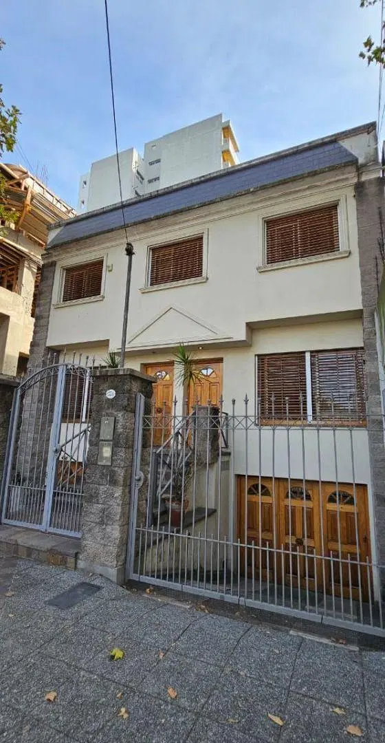 DÚPLEX DE CATEGORÍA EN VENTA – BANFIELD ESTE 5