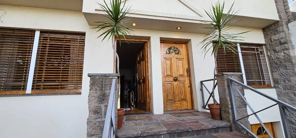 DÚPLEX DE CATEGORÍA EN VENTA – BANFIELD ESTE 4