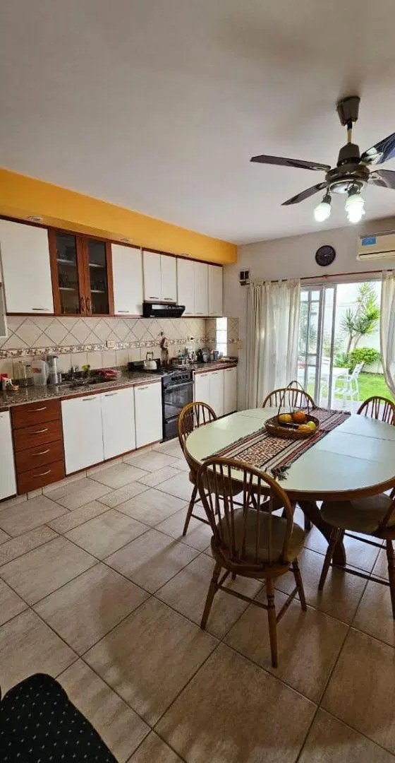 DÚPLEX DE CATEGORÍA EN VENTA – BANFIELD ESTE 3