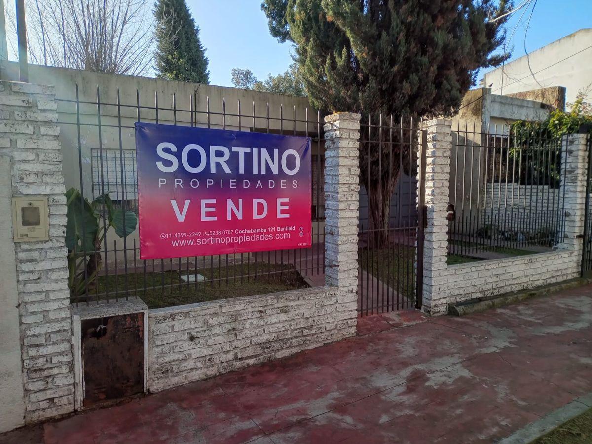 Foto de CASA A REFACCIONAR EN GRAN LOTE, imagen 4