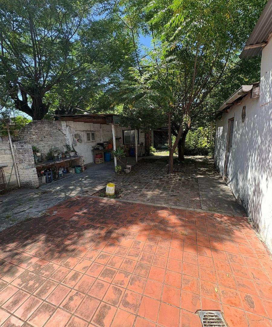 Casa con 3 dormitorios en venta con 380 m² en Ituzaingó Norte