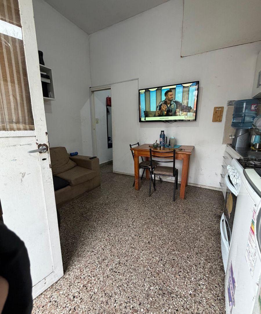 Foto de Casa Multifamiliar Con 3 Viviendas En Venta - Zapiola Castelar, imagen 4