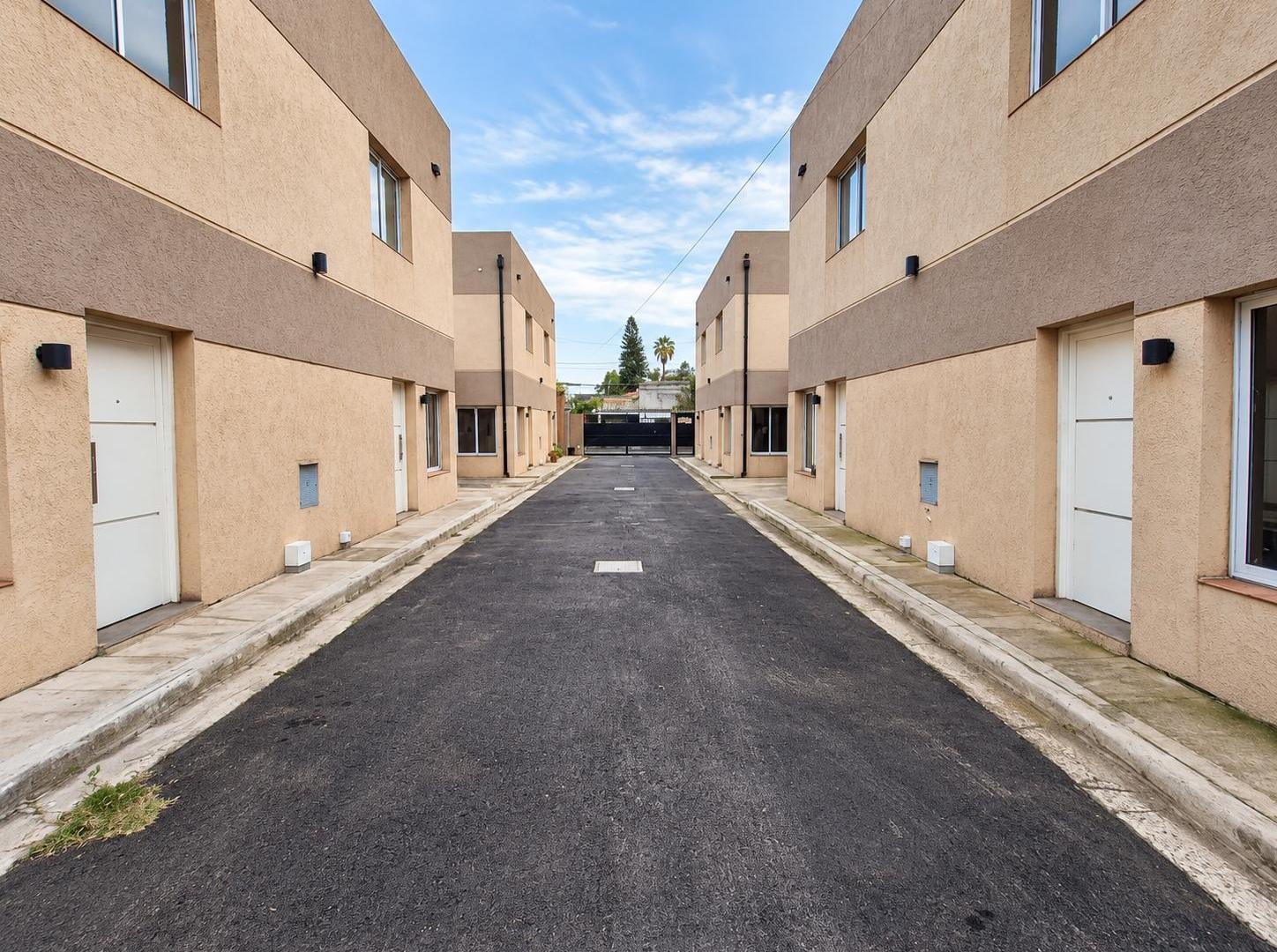 Foto de Dúplex 3 Ambientes en Ituzaingó Norte | Jardín | Balcón Terraza |, imagen 2