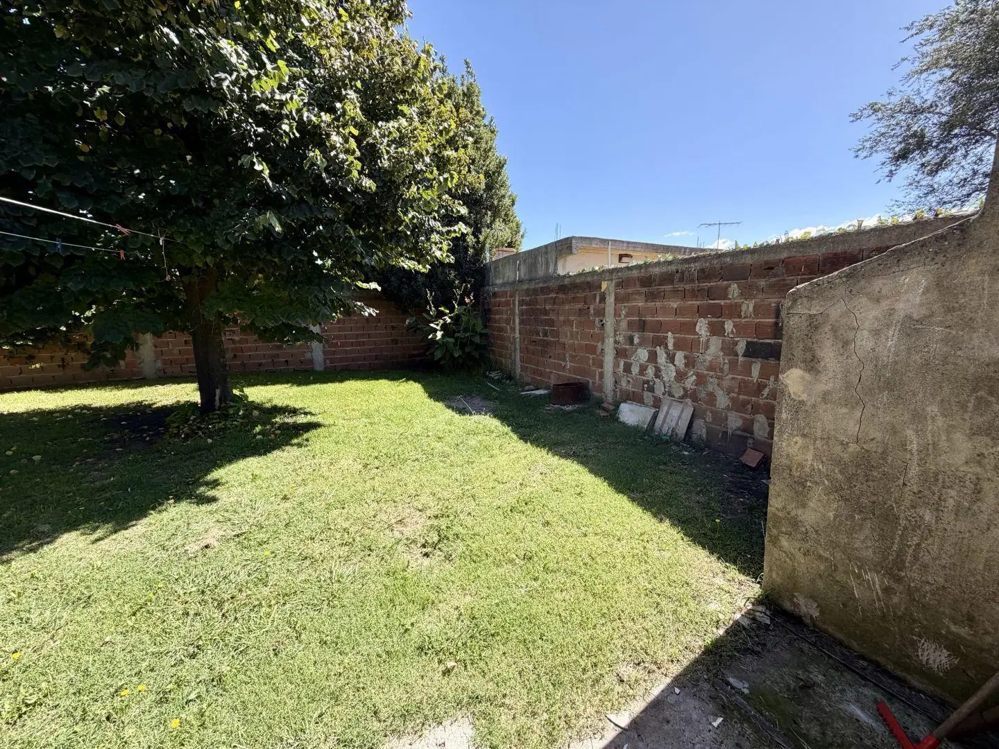 Casa 3 Amb, con generoso jardín 5